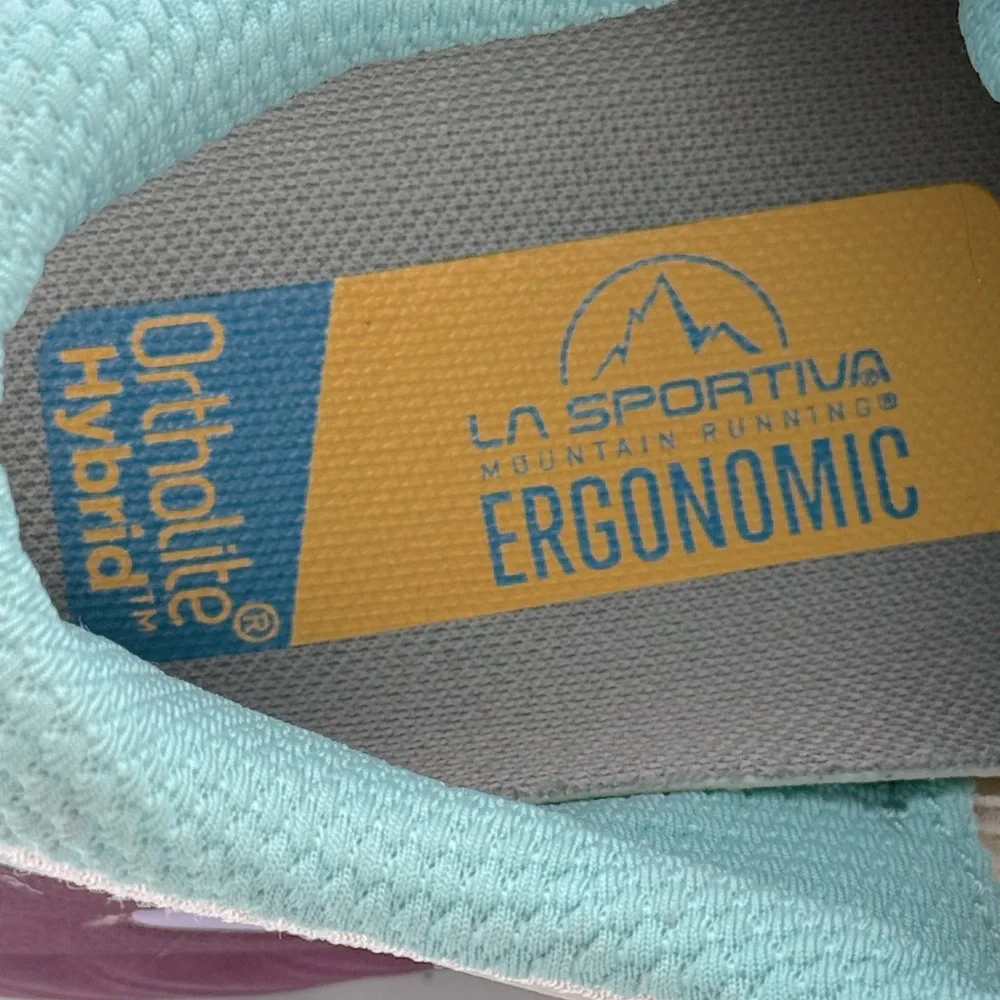 La Sportiva  women’s Akashi ll running trail shoes lace up sneakers ivory blue 7